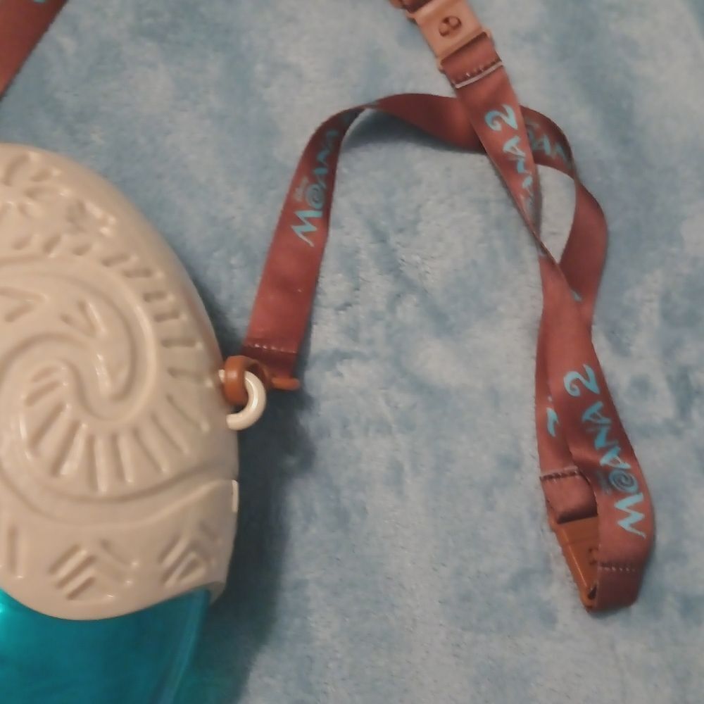 Disney Moana 2 Popcorn Bucket. With adjustable strap. Collectible - Picture 6 of 11